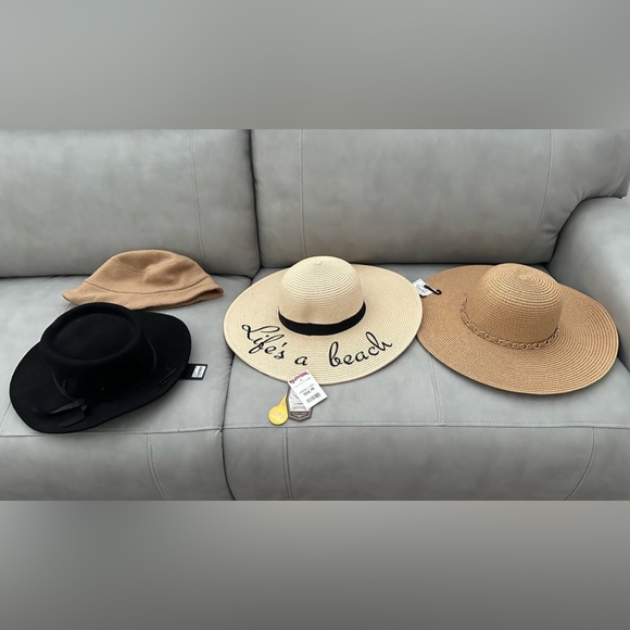 Women’s Hats - Picture 1 of 2